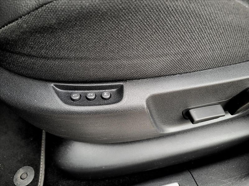 Citroën Grand C4 SpaceTourer 1,5 hdi,7 MÍST,KŮŽE,VÝHŘEV,NAV - fotka 38 z 50