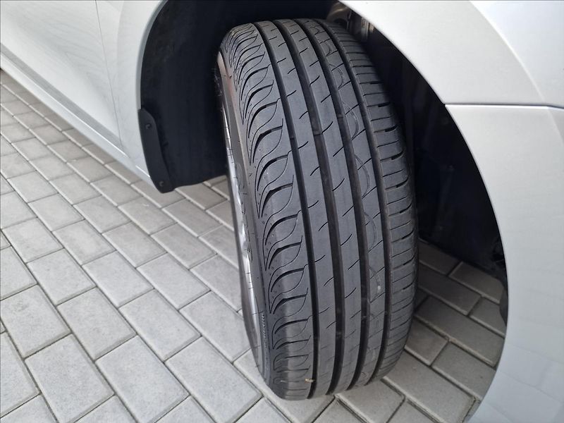 Škoda Octavia 2.0TDI Combi, původ ČR,1.Maj. - fotka 46 z 50