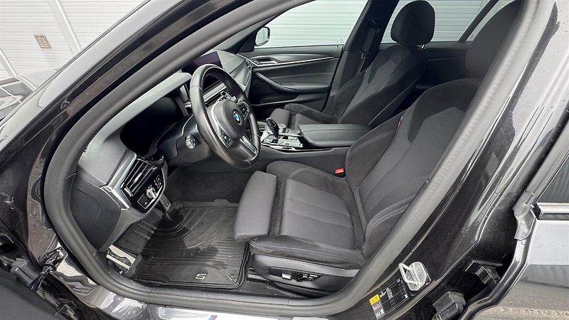 BMW Řada 5 530e xDrive Mpaket - fotka 5 z 14