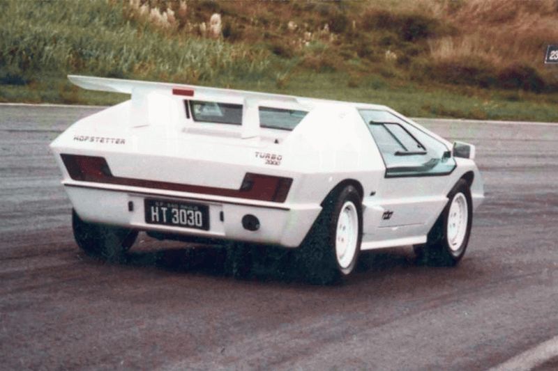 Křídlové dveře působí dodnes exoticky.