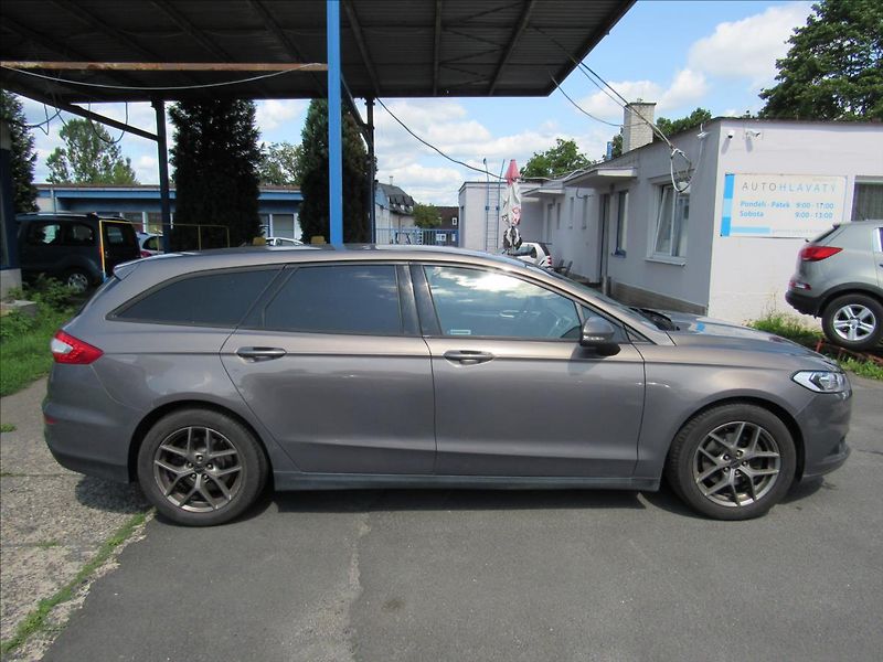Ford Mondeo 1,6 TDCi 85kW - fotka 8 z 32