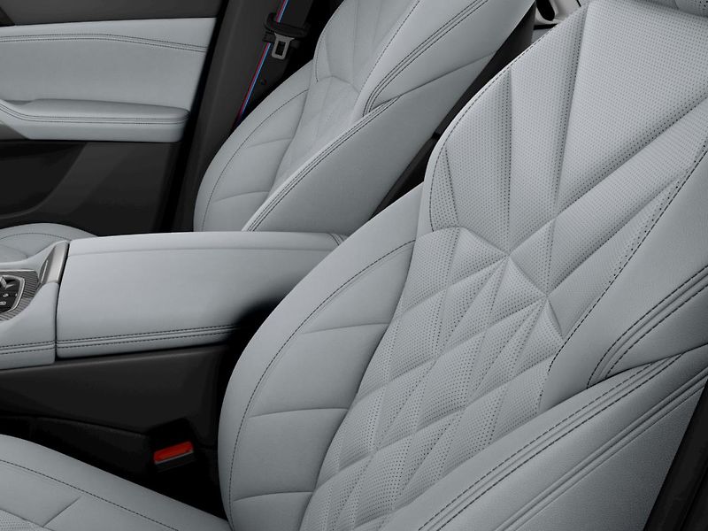 BMW X6 (2026) xDrive40d - fotka 7 z 10