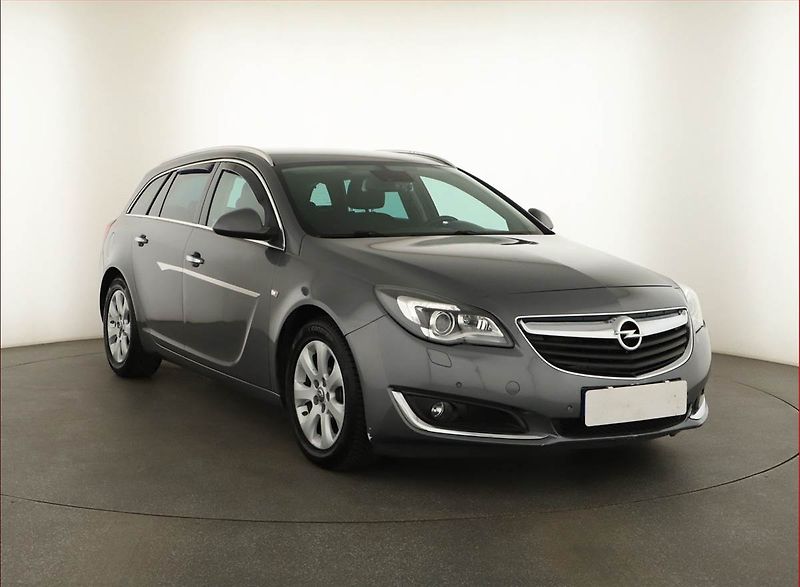 Opel Insignia (2016) 2.0 CDTI, Xenony, Tempomat - fotografie inzerátu