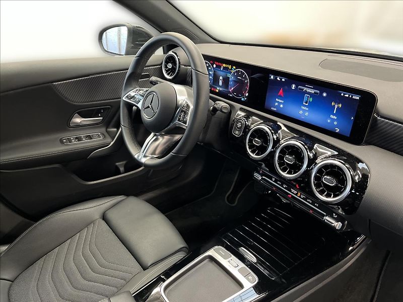 Mercedes-Benz Třídy A 180 Progressive Line - fotka 18 z 21