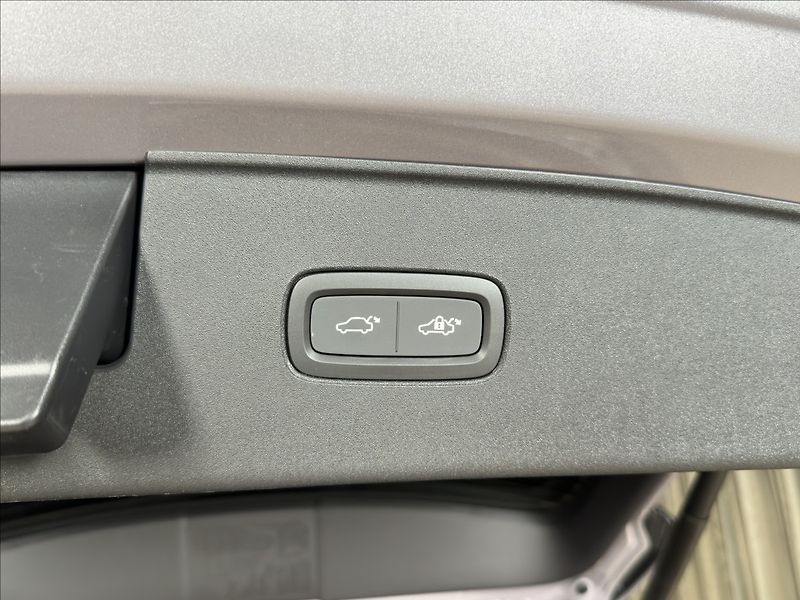 Volvo EX90 0,0 Twin Motor Eletric  Plus - fotka 19 z 42
