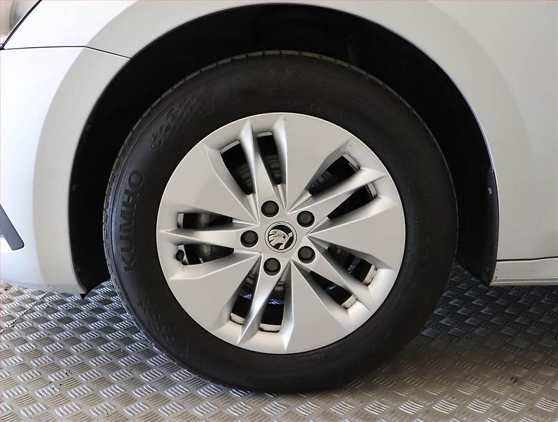 Škoda Octavia (2023) Ambition 2.0 TDI, ČR,1.maj - fotka 15 z 24