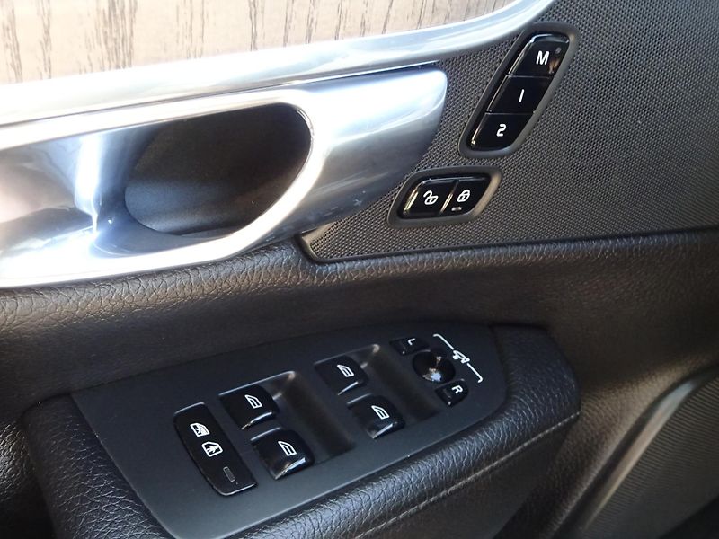 Volvo S90 AWD 173kW Inscription ČR DPH - fotka 22 z 30