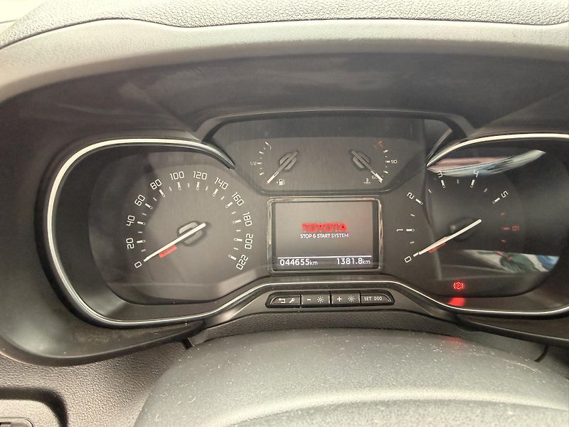 Toyota ProAce City Verso 1.2-7 MÍST-MOŽNOST VESTAVBY - fotka 11 z 23