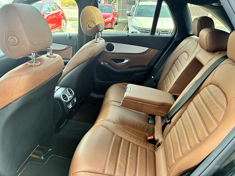 Mercedes-Benz GLC 43-AMG3.0-V6 270kW REZERVACE - fotka 14 z 36