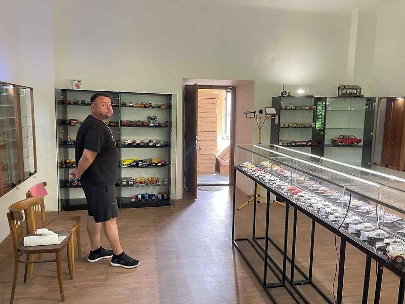 Zámek v Bravanticích na Novojičínsku zahájí v sobotu 7. června návštěvnickou sezonu s expozicí autíček, která je vystavována vůbec poprvé, 6. 6. 2025.