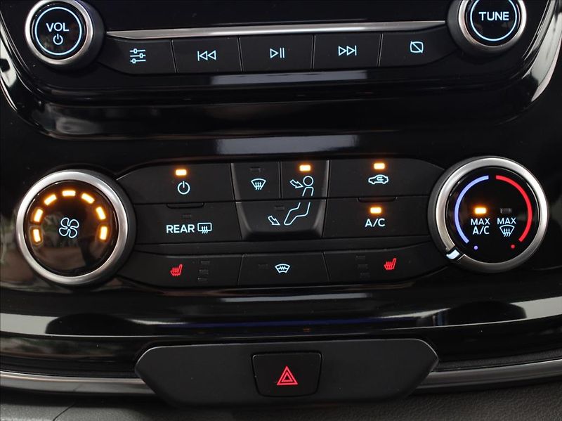 Ford Tourneo Custom 2,0 EBlue 136kW AT Titan. ČR - fotka 19 z 22