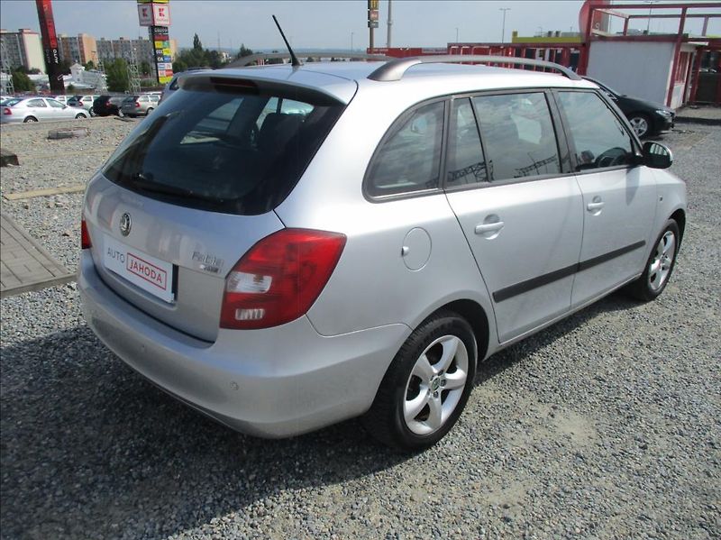 Škoda Fabia 1,4 i 16v, aut. klimatizace, - fotka 5 z 31