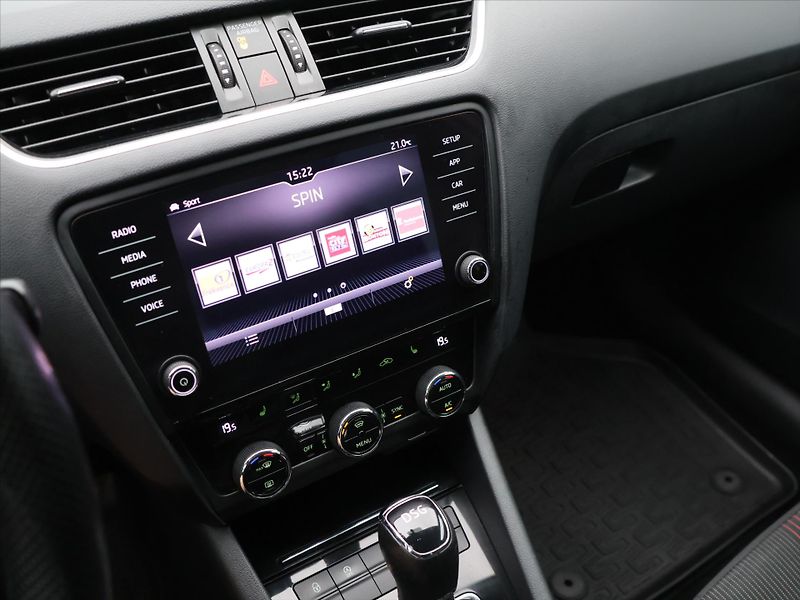 Škoda Octavia 1,4 TSI 110kW Style DSG LED CZ - fotka 19 z 30