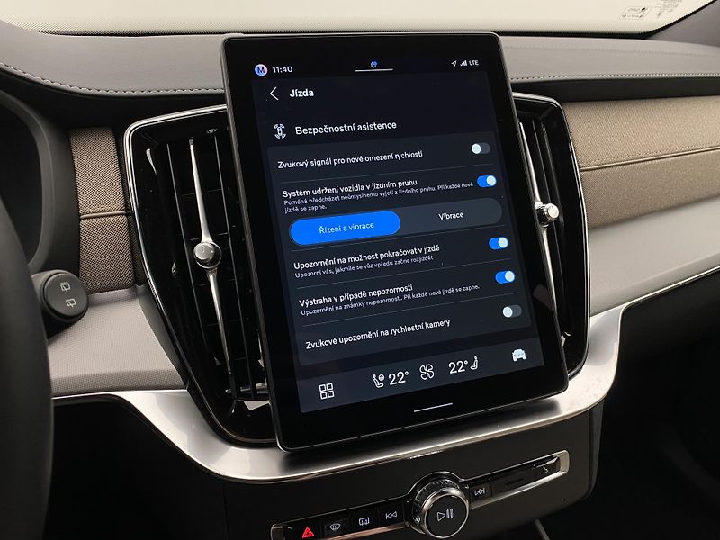 Volvo XC90 (2026) T8 AWD Plug-in CORE 7m - fotka 50 z 64