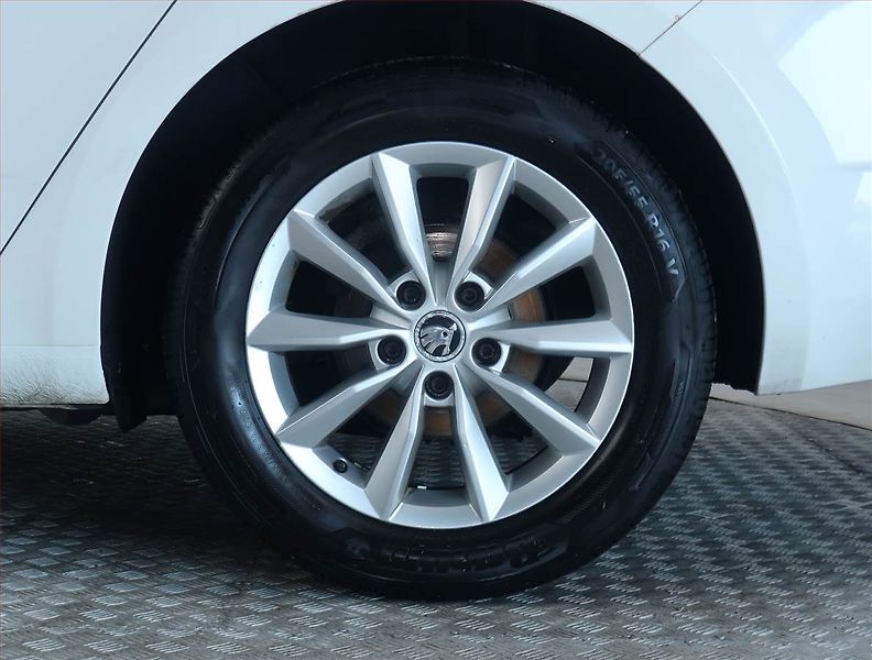 Škoda Octavia (2015) 1.6 TDI - fotka 14 z 15