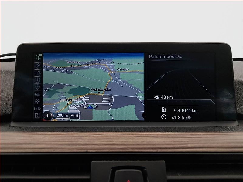 BMW Řada 3 (2015) Modern Line 320 d xDrive, 4X4 - fotka 13 z 20