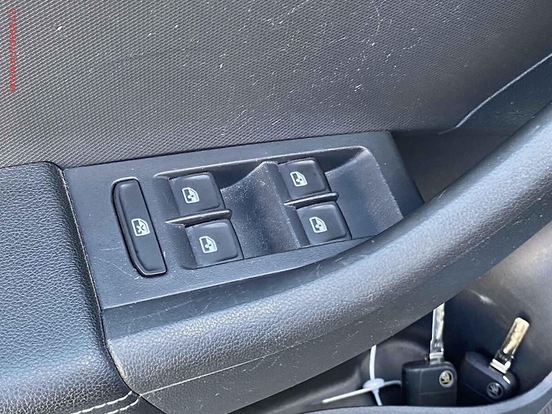 Škoda Rapid (2017) 1.4 TDi, Style, park. čidla - fotka 11 z 16