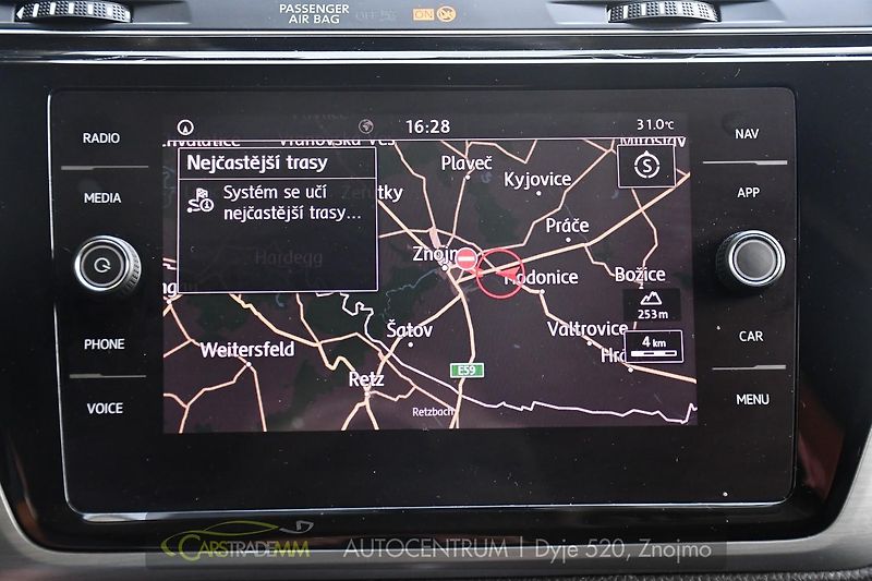 Volkswagen Touran 1.6TDi DSG  - fotka 39 z 48
