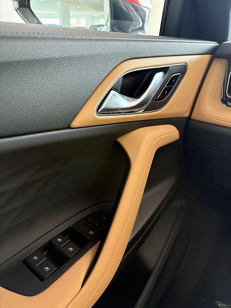 MG HS (2026) PHEV emotion - fotka 12 z 17