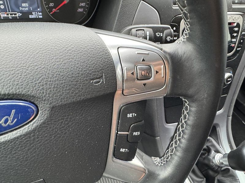 Ford Mondeo (2013) 1.6i EcoBoost Titanium Xenony - fotka 8 z 50