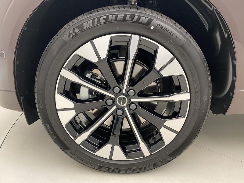 Volvo XC60 (2026) B5 AWD AUT DARK PLUS  - fotka 18 z 62