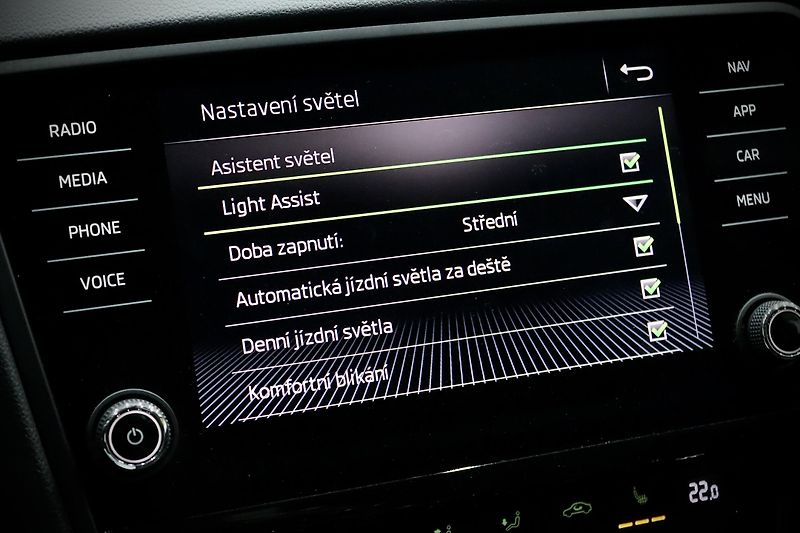 Škoda Octavia 3 FL Combi 1.5 TSI 110 kW - fotka 28 z 35