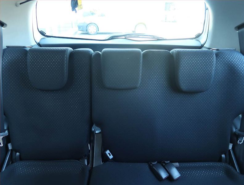 Toyota Yaris (2010) 1.0 VVT-i, Serv.kniha - fotka 10 z 15