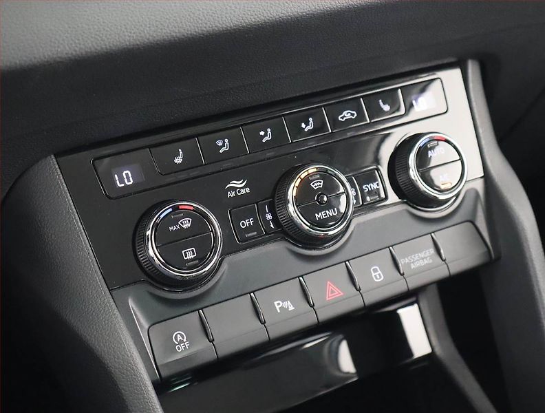 Škoda Karoq (2019) Style Plus 1.5 TSI - fotka 20 z 24