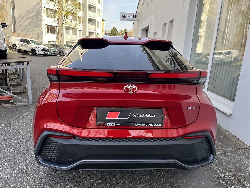 Toyota C-HR 1,8 HEV Style - fotka 6 z 27