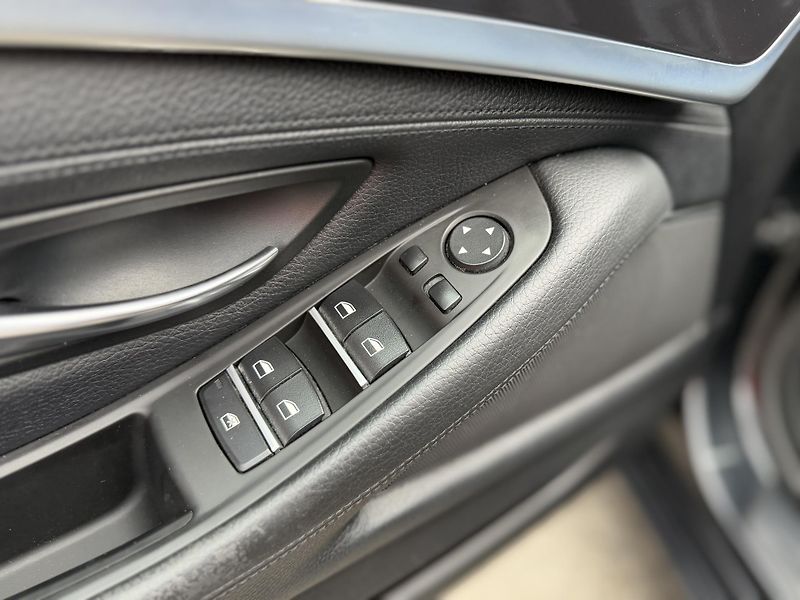 BMW Řada 5 530D, 190kw, HUD, PANO, Tažné - fotka 10 z 21