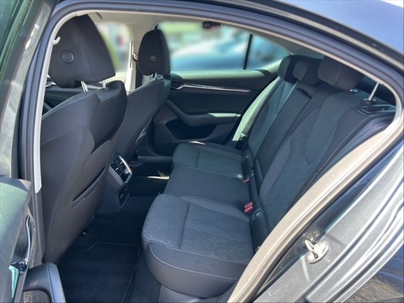 Škoda Octavia 2,0 TDI Style AT - fotka 8 z 11