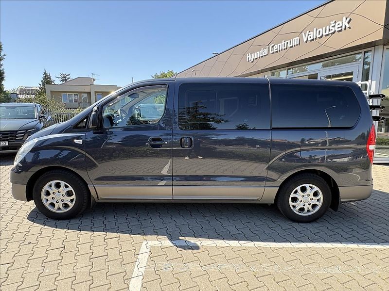 Hyundai H 1 2,5   Tour 8 míst - fotka 2 z 20