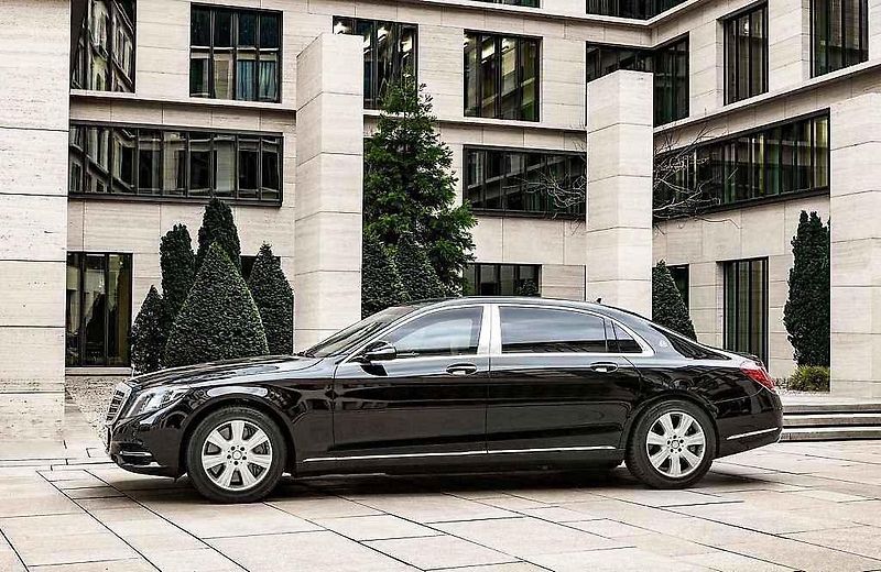Mercedes-Maybach S 600 Guard.
