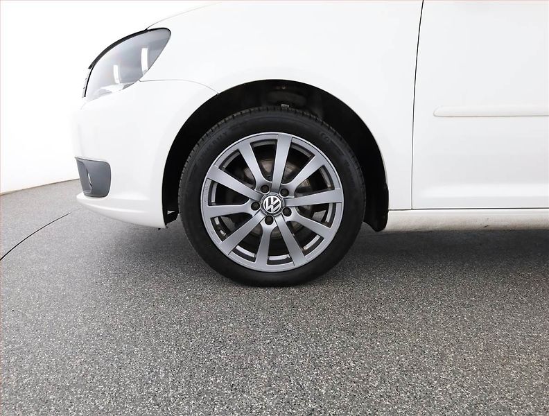 Volkswagen Touran (2011) 1.6 TDI, Serv.kniha, Navi - fotka 13 z 13