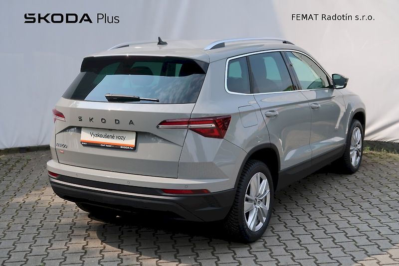 Škoda Karoq (2025) Selection 1,5 TSi/110 kW M - fotka 2 z 34