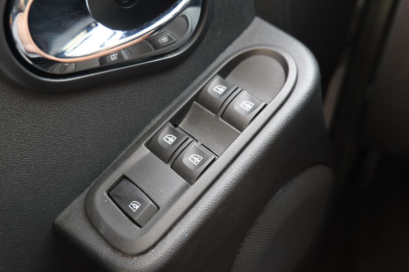 Dacia Duster 1.6 LPG Nová nádrž TOP STAV! - fotka 18 z 28
