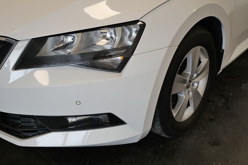 Škoda Superb - fotka 9 z 24