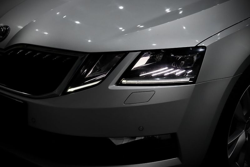 Škoda Octavia 3 FL Combi 1.8 TSI 132 kW DSG - fotka 10 z 38