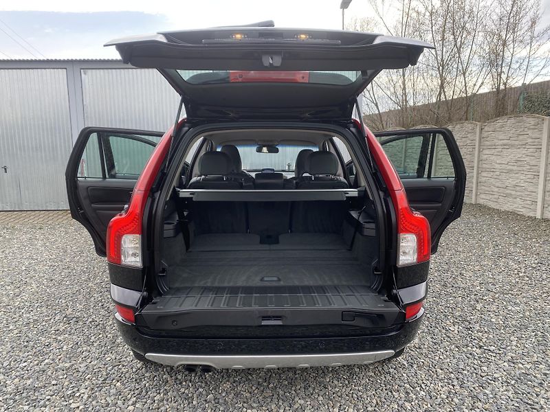 Volvo XC90 2.5TDi D5 200PS 7M 196000KM 1A - fotka 137 z 161