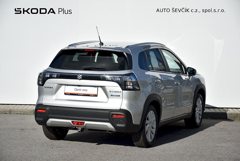 Suzuki SX4 S-Cross (2023) 1.4 BoosterJet 95kW 4x4 - fotka 2 z 29