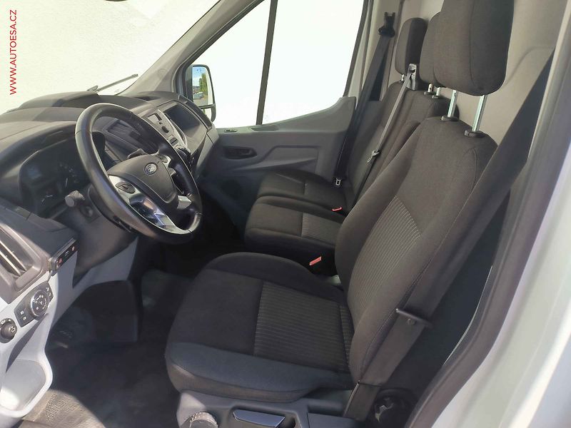 Ford Transit (2018) 2.0TDCi L2H2, Trend, AC - fotka 17 z 19