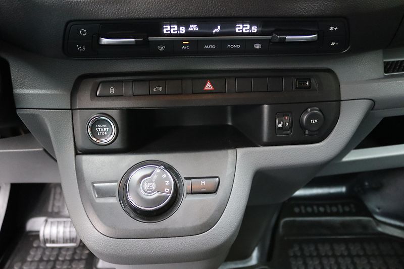 Opel Vivaro (2020) 2.0 BlueHDi/CDTi 130 kW - fotka 34 z 57
