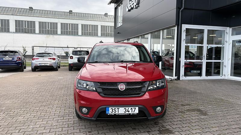 Fiat Freemont 2.0 M-jet 170k Black Code - fotka 2 z 17