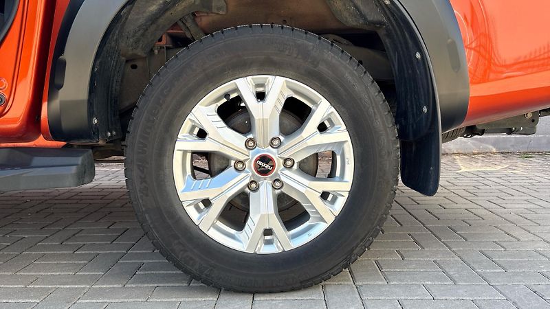 Isuzu D-Max (2025)  Double Cab AT 4x4 1.9 120kW - fotka 8 z 29