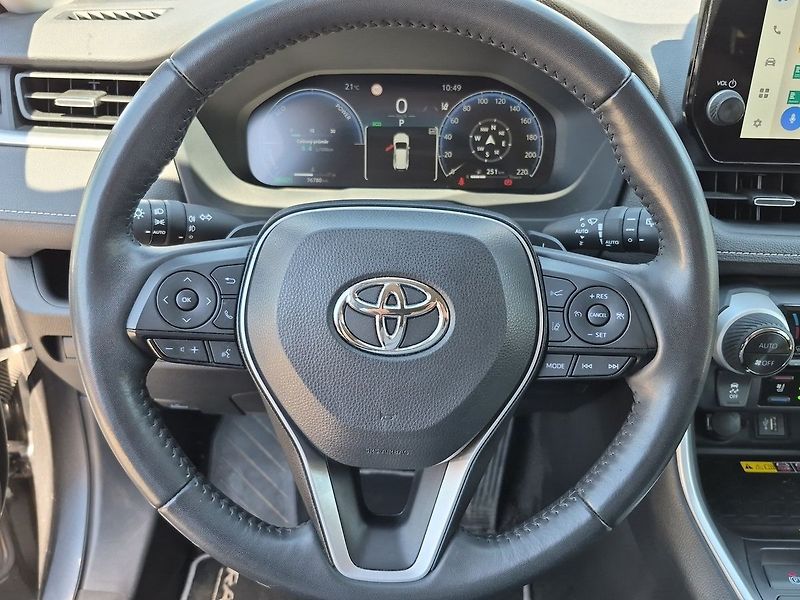 Toyota RAV4 Executive 2,5 Hybrid e-CVT 4WD - fotka 14 z 30