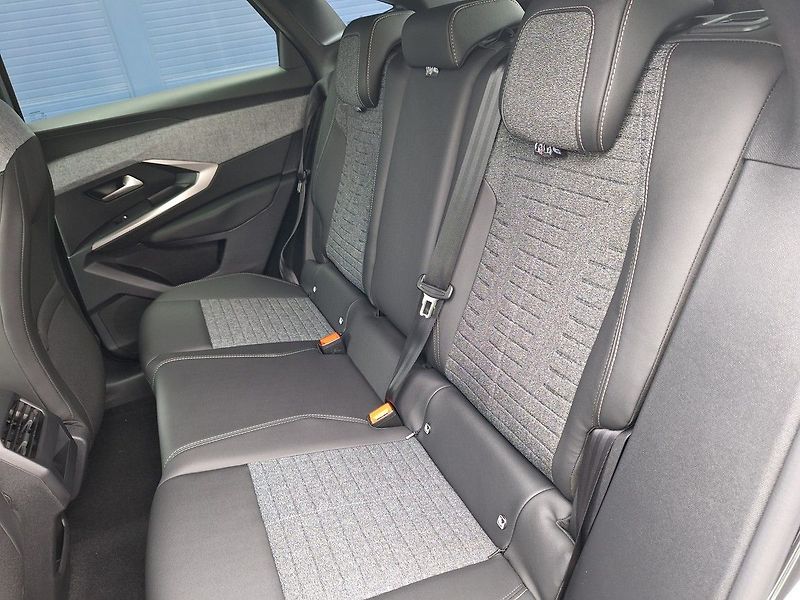 Peugeot 3008 (2026) ALLURE Hybrid 136 e-DCS6 - fotka 12 z 17