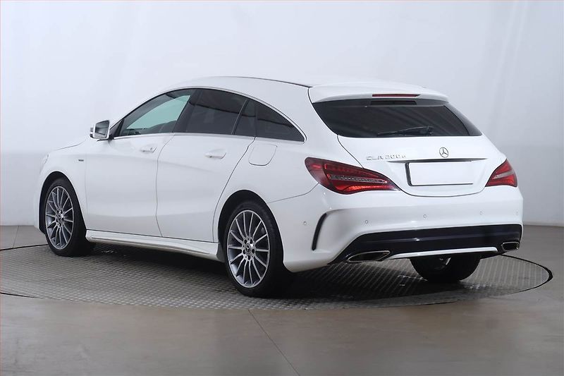 Mercedes-Benz CLA (2018) AMG Paket 200 CDI, Automat - fotka 4 z 22