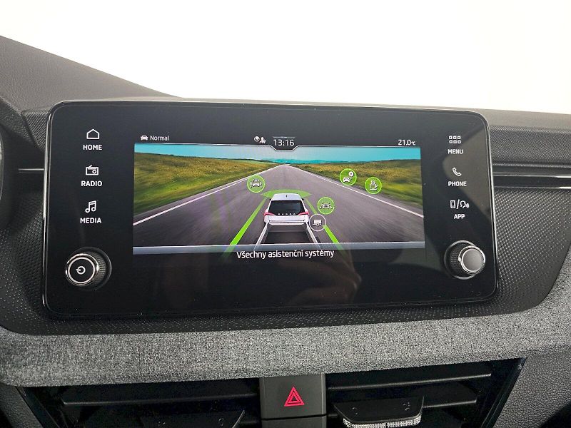 Škoda Scala (2025) 1.0TSi 85kW SELCTION TAŽNÉ - fotka 16 z 29