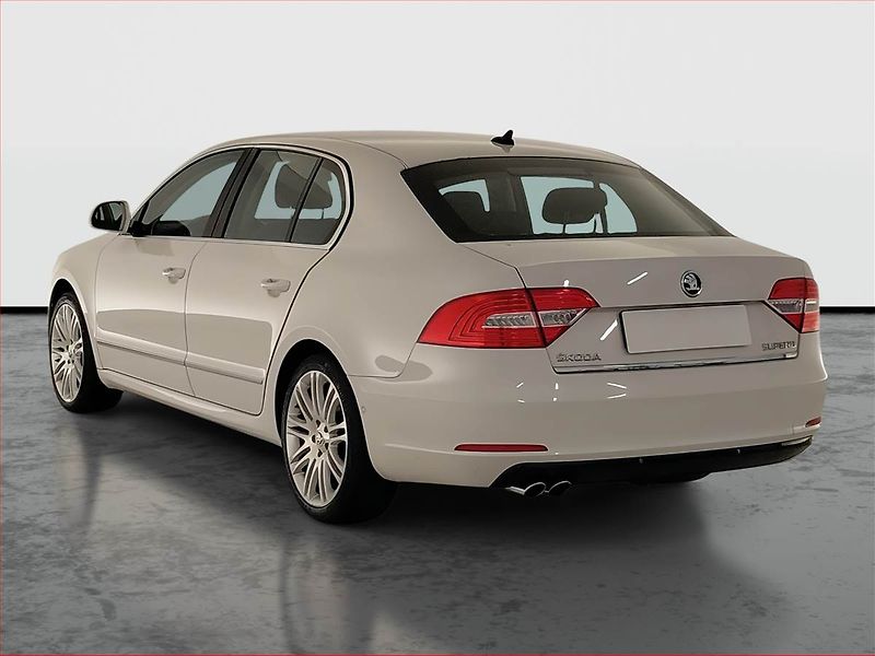 Škoda Superb (2015) Elegance 2.0 TDI, Tempomat - fotka 4 z 26
