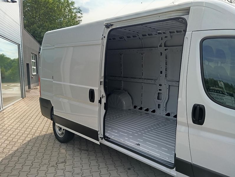Peugeot Boxer (2026) Furgon 3500 L3H2 HDi 140k MAN6 - fotka 9 z 18